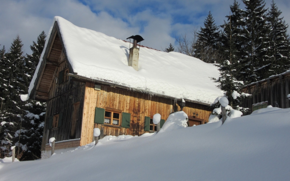 Hütte im Winter