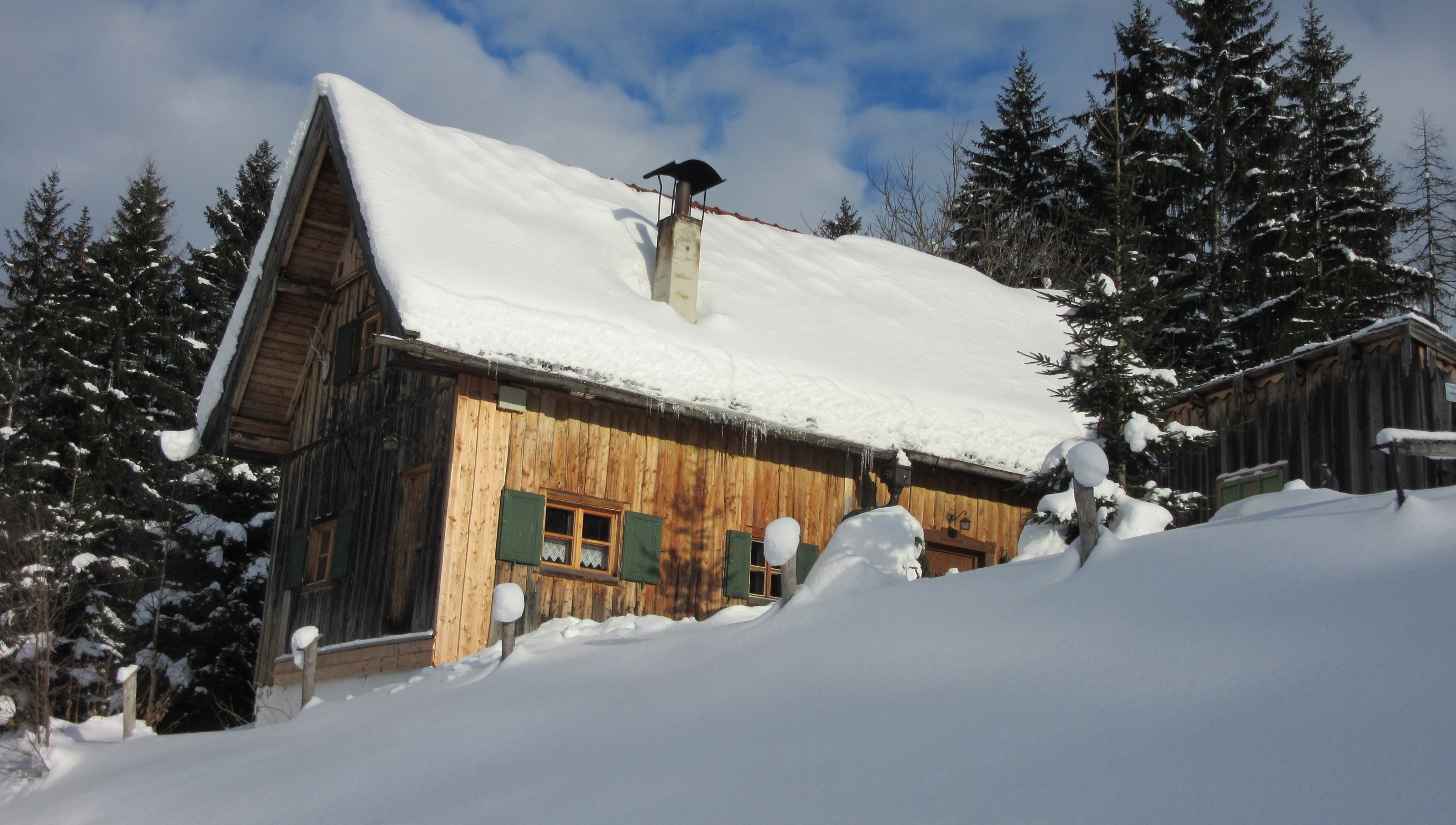 Hütte im Winter